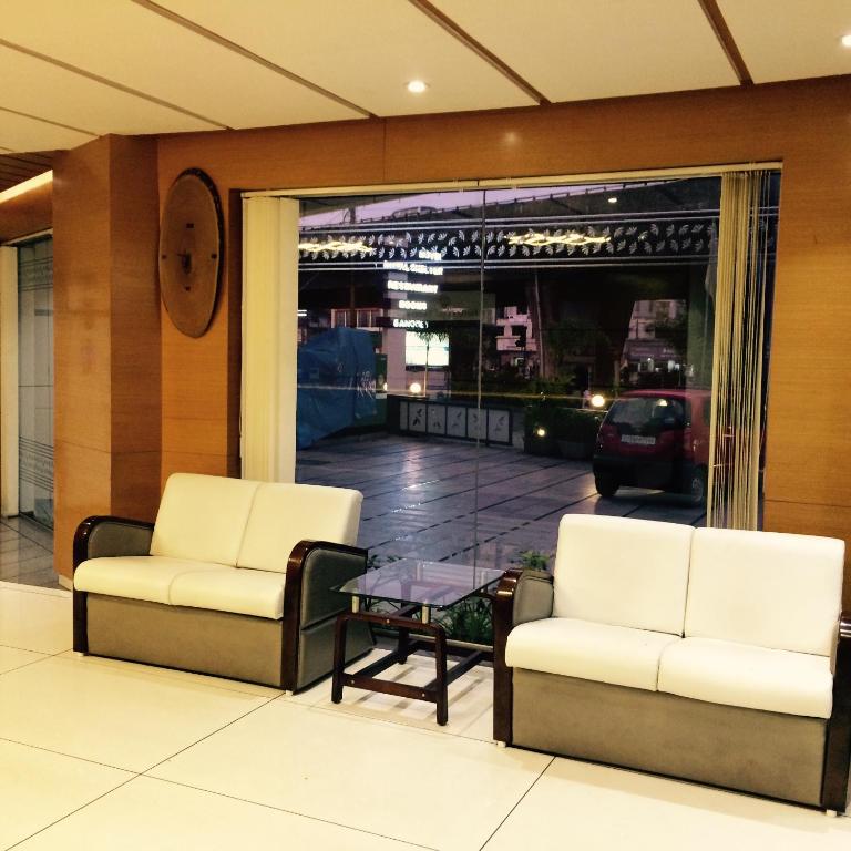 フロント・ロビー