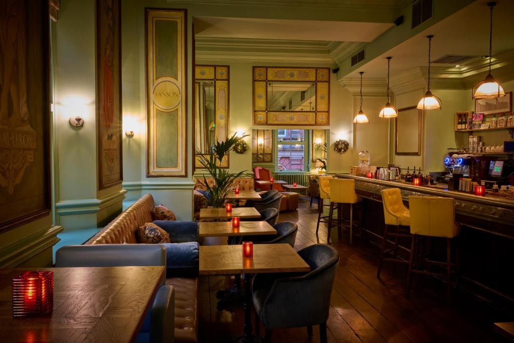 Bar/lounge