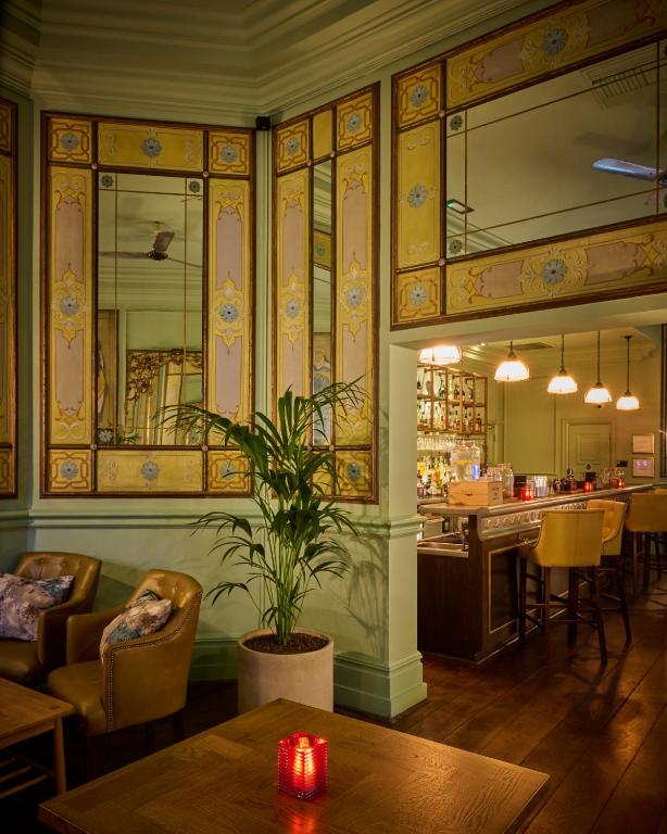 Bar/lounge