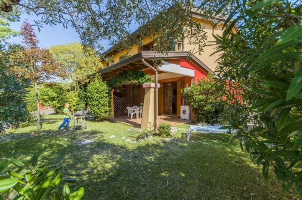 Terraced home with kids playground - 1