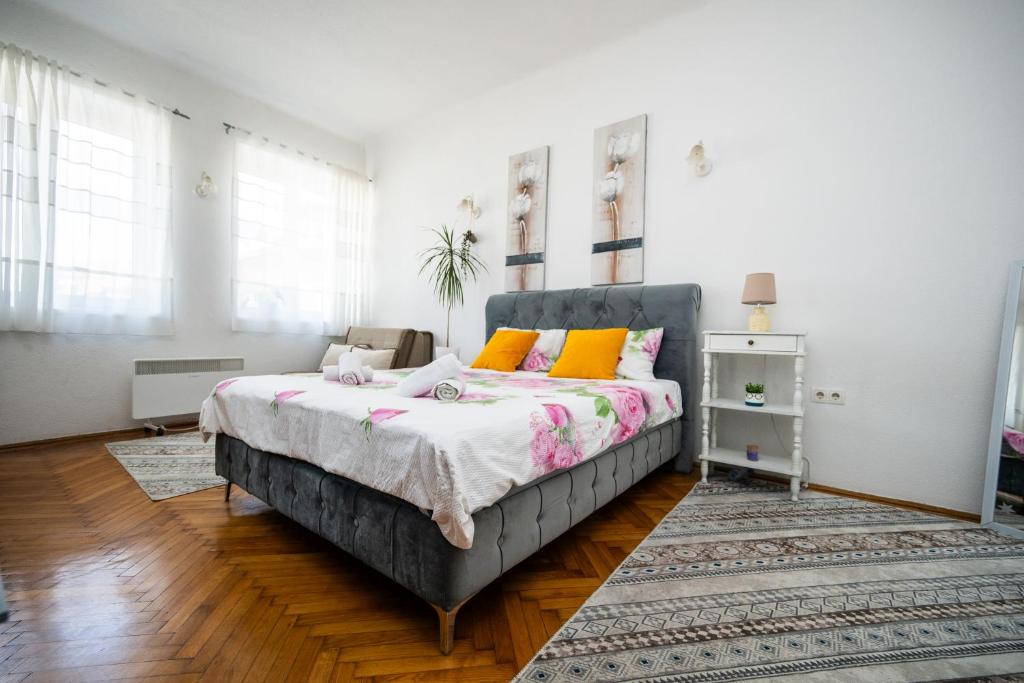Central City Studio Apartment - 2