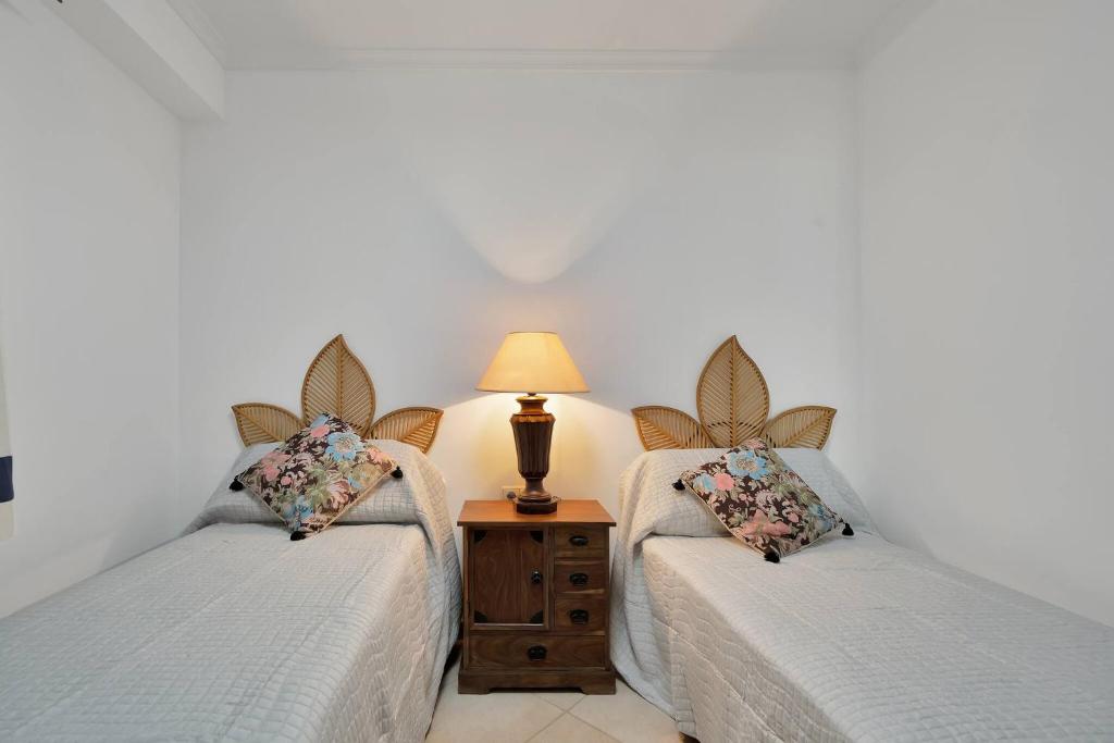 Apartamento en el centro De San Pedro con parking - DEL VALLE 72 1 - 5