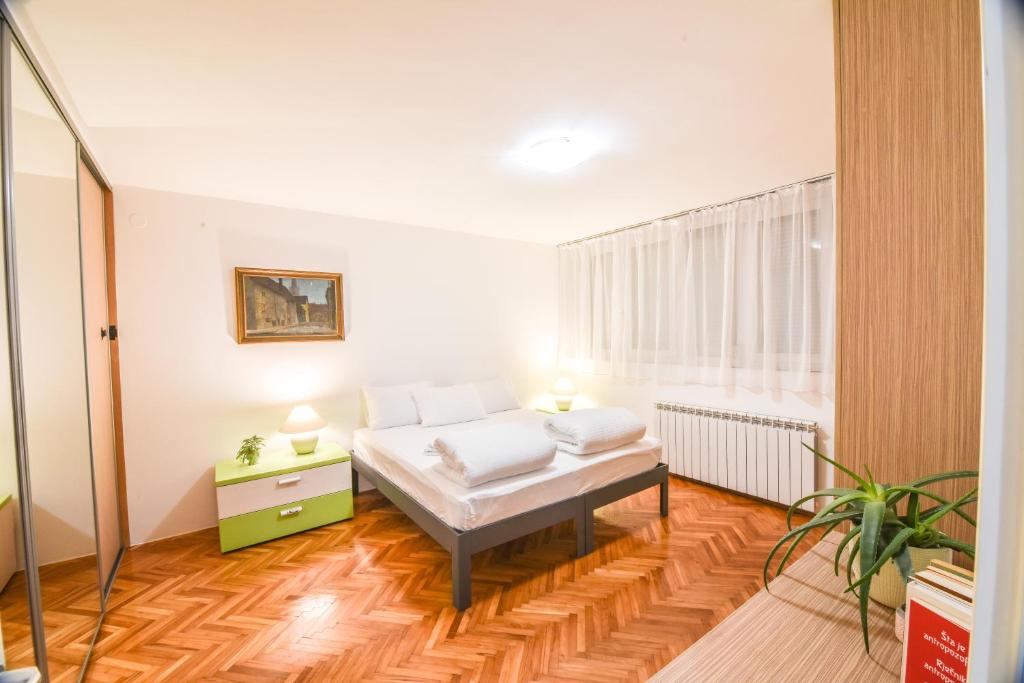 Višnjik Pines - 1