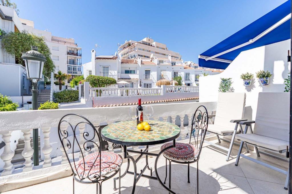 Casa Lavanda - Holiday Home with Sea Views, Private Terrace & Pool - 1