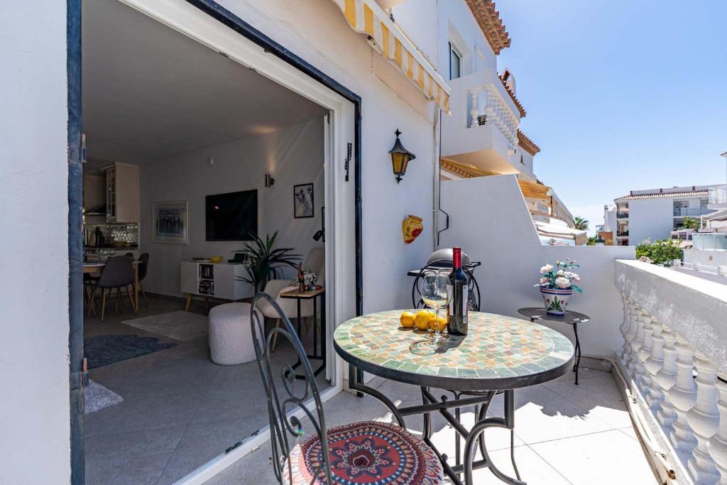 Casa Lavanda - Holiday Home with Sea Views, Private Terrace & Pool - 2