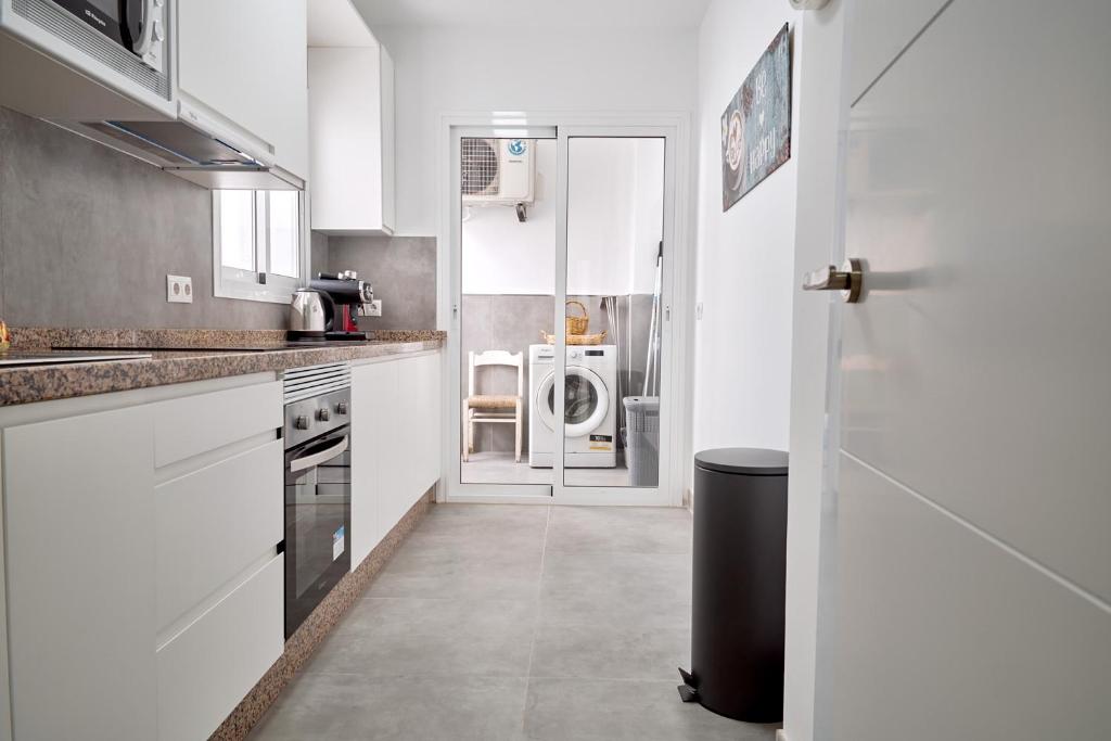 Tucuman 3 - Sunny 3-Bedroom Apartment in Nerja Center near Beach - 5