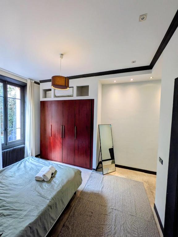 Stylish Town House with 3 bedrooms and private parking - 4