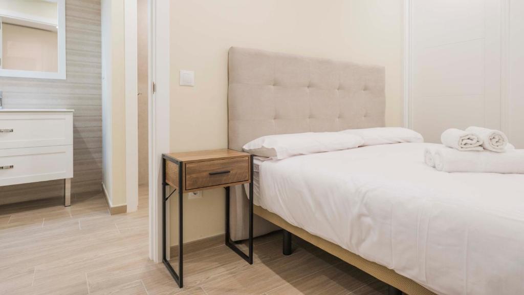 Apartamentos San Juan de los Reyes by Toledo AP - 4