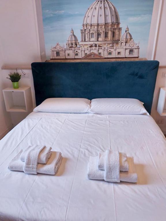 Room with Direct View of St Peter's Basilica - 5