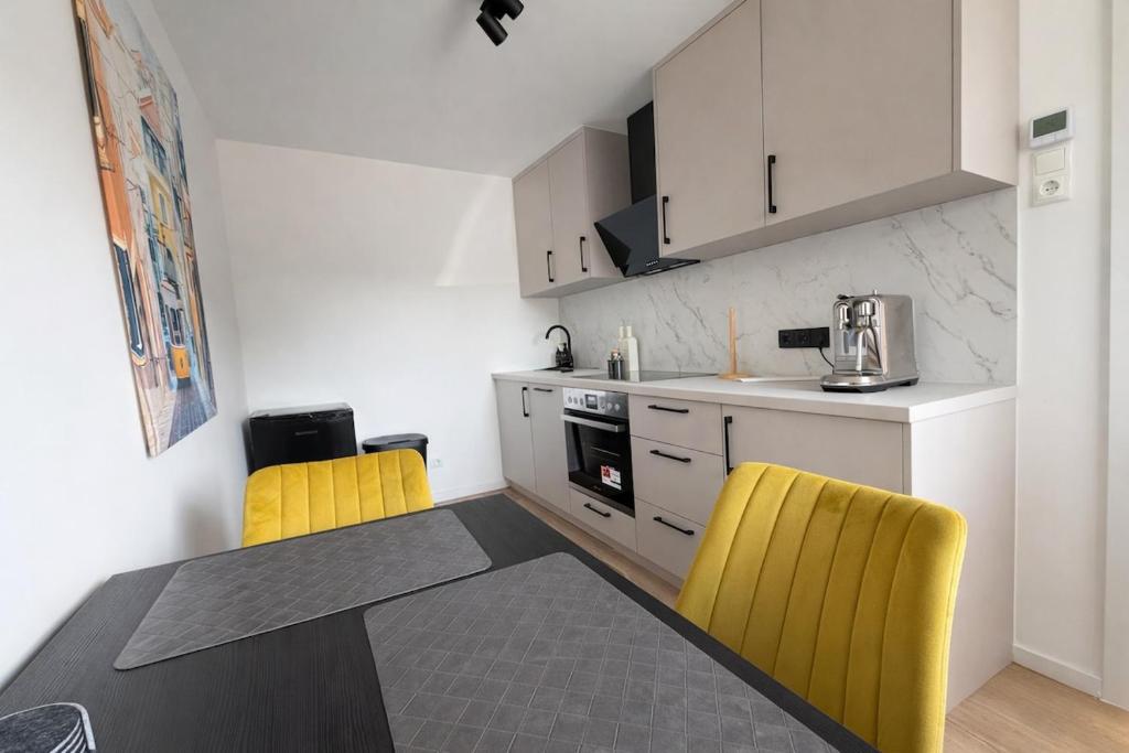 Urban Chic Apartment Augsburg - 5