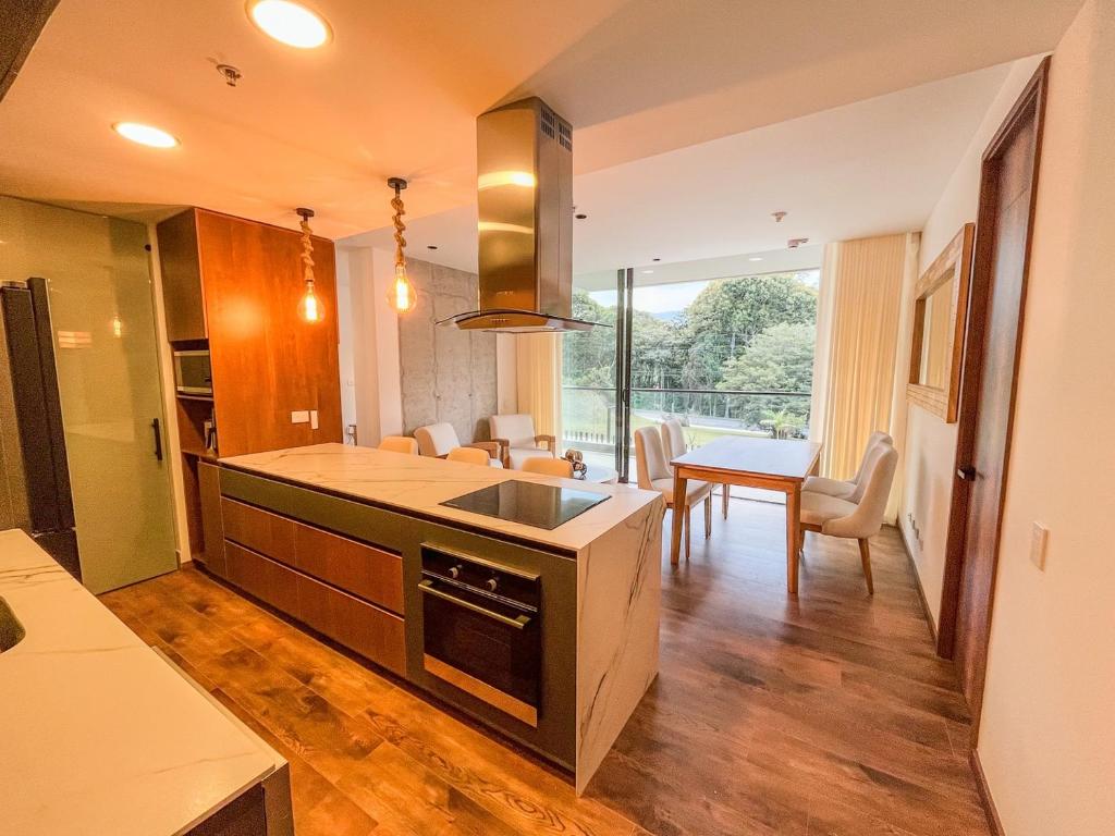 Modern Escape in El Retiro | 2BR & Scenic Views - 4