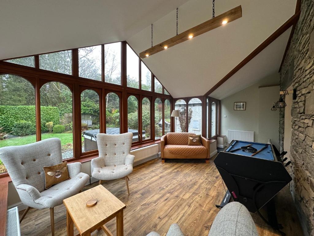 Cottage No1 Four Bed Lakeland Retreat and Hot Tub photo 3
