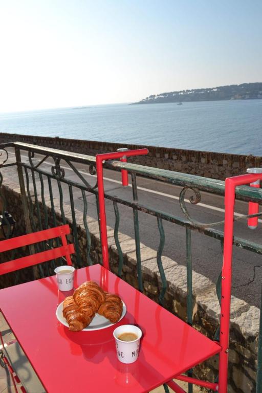 Vue mer et balcon - Studio au cœur du Vieil Antibes - 3