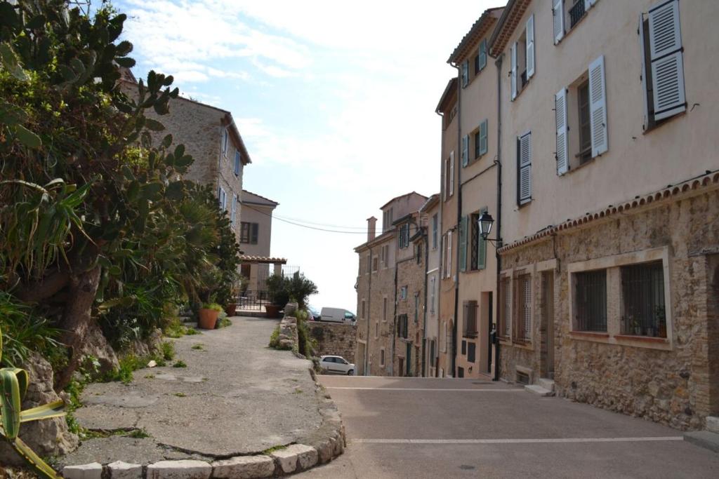 Vue mer et balcon - Studio au cœur du Vieil Antibes - 4