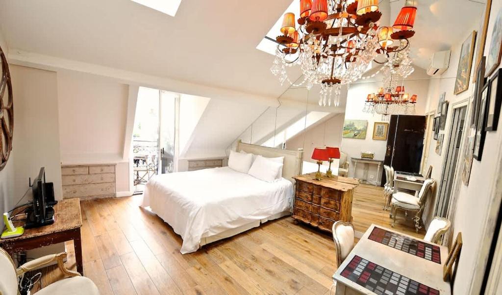 A Duplex In The Sky - AC - 2