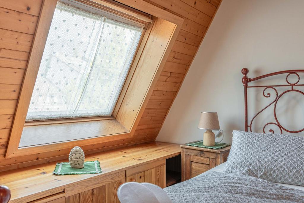 Private Veranda - Tiroler Chalet - Near Ski Slopes & Dolomites - 3