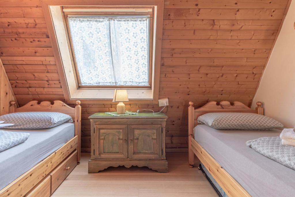 Private Veranda - Tiroler Chalet - Near Ski Slopes & Dolomites - 4