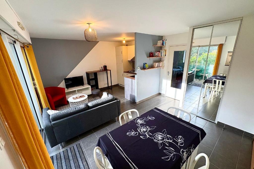 Bright apartment with Terrace in Central Nantes - 1