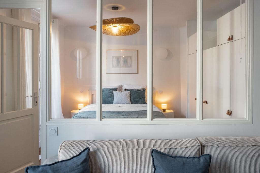 Elegant Sunlit Flat with Balcony near Parc Monceau - B94 - 1
