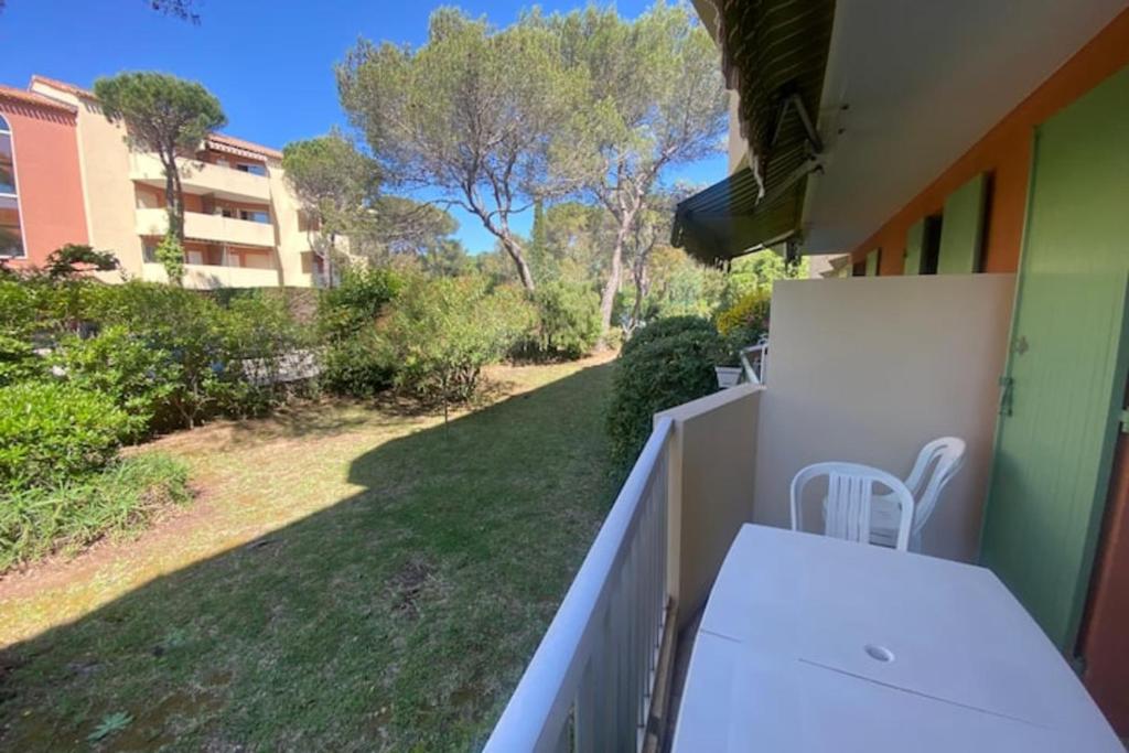 Air-conditioned studio with balcony in St-Raphaël - 5