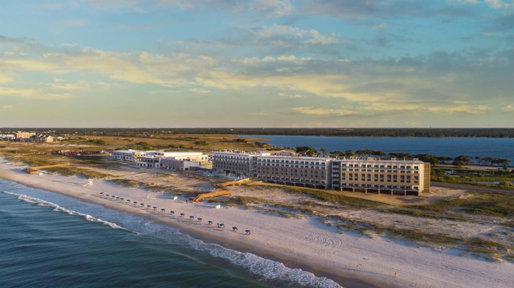 Exterior view, The Lodge at Gulf State Park, a Hilton Hotel in Gulf Shores (AL)