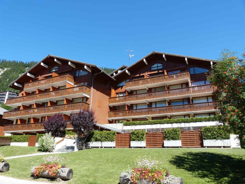 Studio avec balcon, animaux acceptés, proche pistes et commerces - FR-1-304-38 - 2