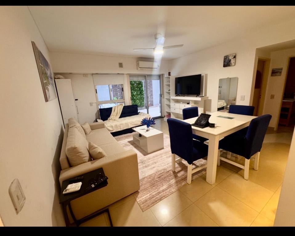 Palermo Gem -Bright & Stylish Apartment with Private Large Patio - 1