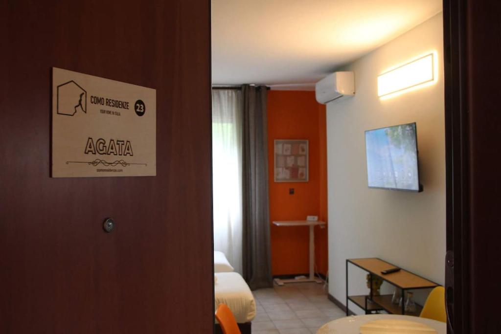 Budget Stay + Private Parking - 2