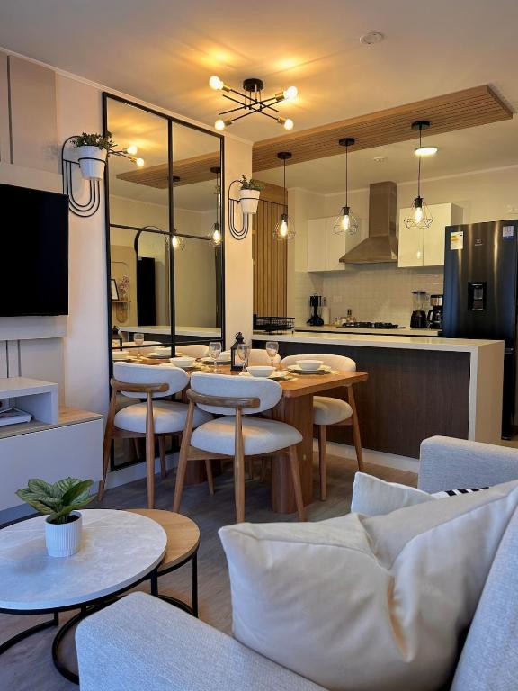 Modern 2BR - 2 BA Top Miraflores Location - 1