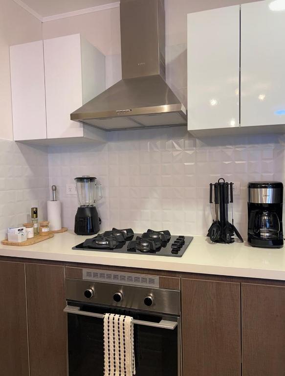 Modern 2BR - 2 BA Top Miraflores Location - 2