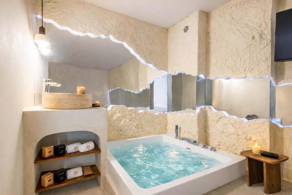 Caldera # Love Suite - Proche Croisette et Centre - Baignoire Duo - 3