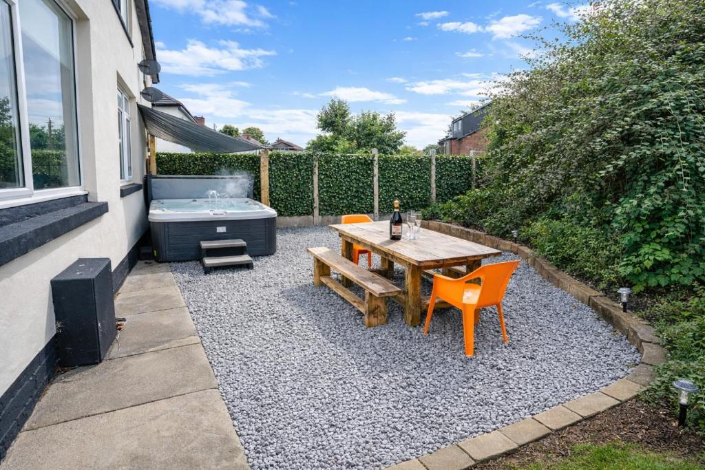 Hot Tub House, York photo 5