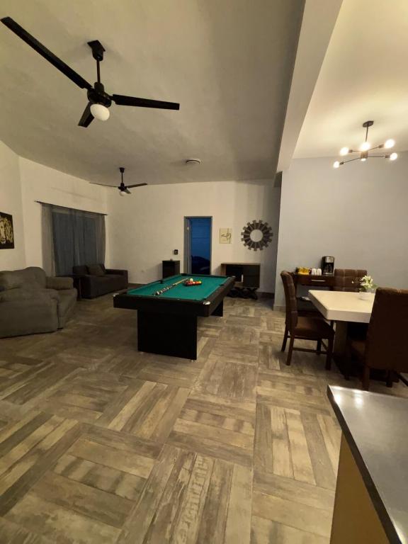 Departamento amueblado en privada , mesa de billar en Dominio Cumbres - 4