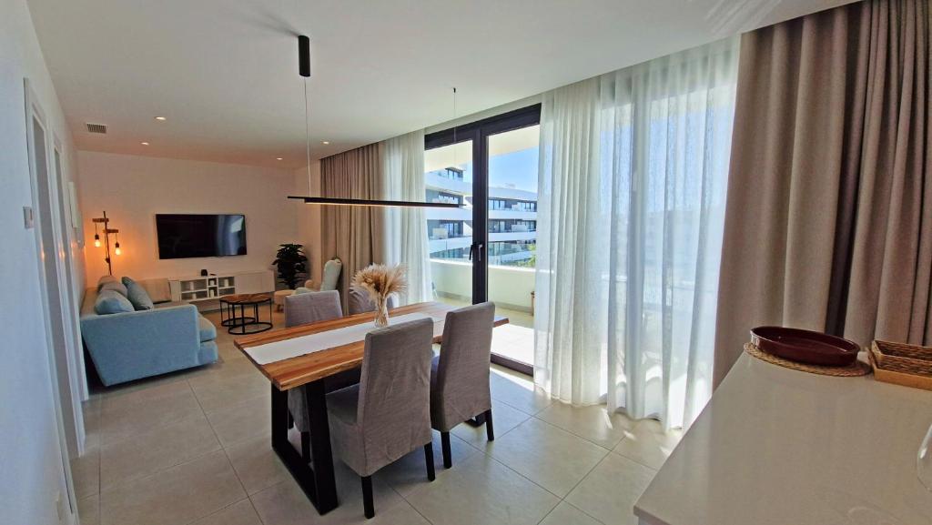 Mara's Apartments Higuerón West - Suncoast Comfort - 2