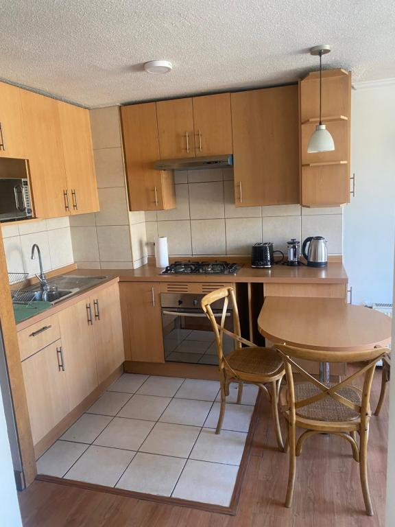 Cozy & Modern Apartment, Unbeatable Location - 2
