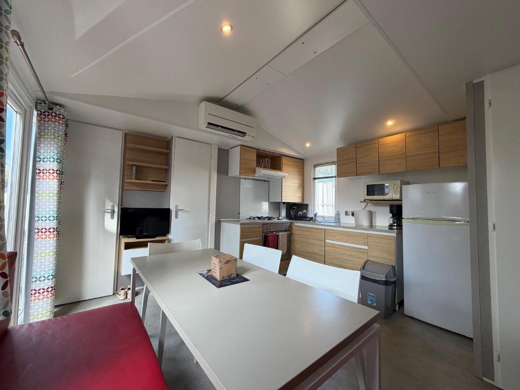 Mobil T4 Climatisé avec piscine Camping 4 étoiles - 3