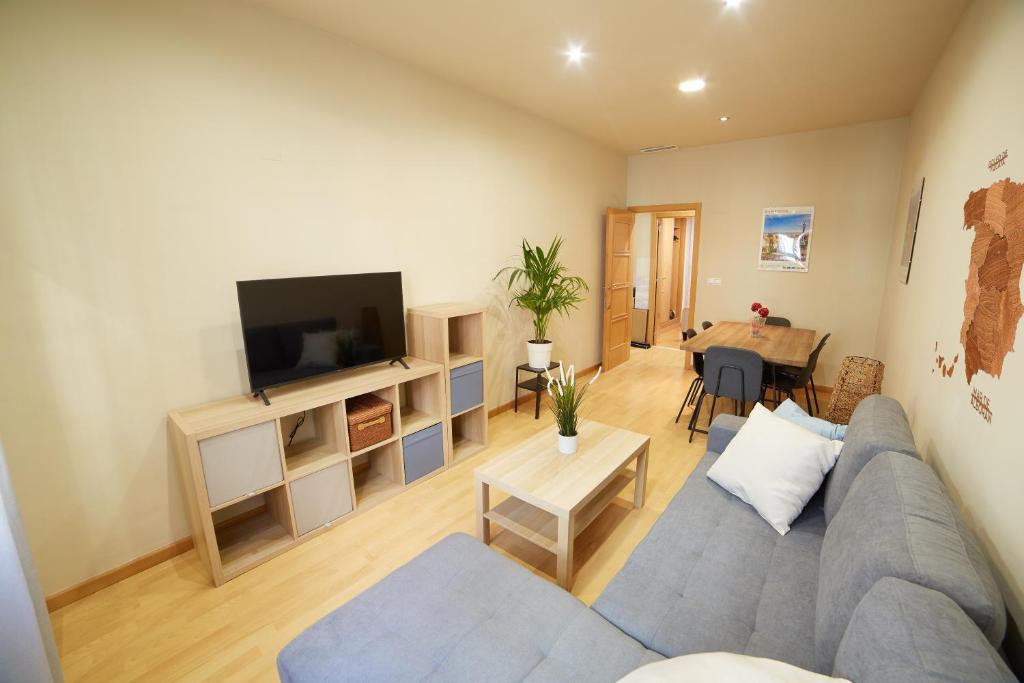 Casa España Art & Arena - Alicante Center 3 Bedrooms - 2