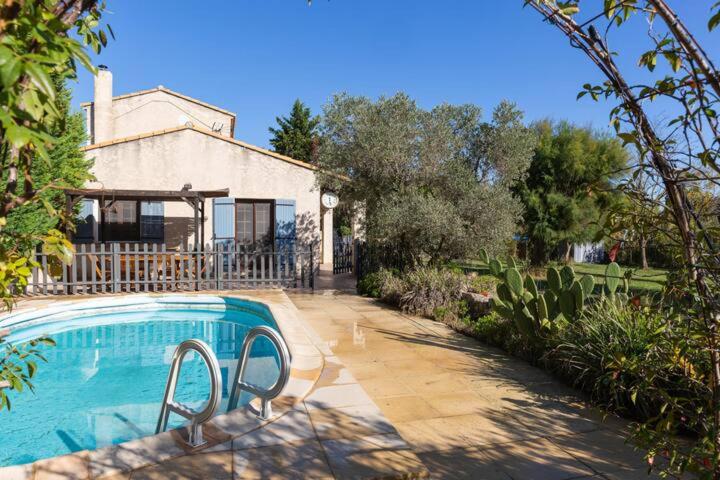 Provencal Mazet in Camargue - 1