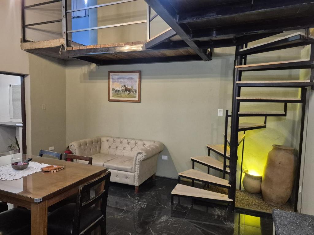 Manipa Loft 2 - 4