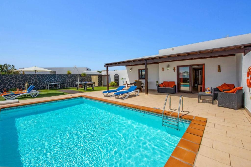 Villa Ramon by Villa Plus - 3