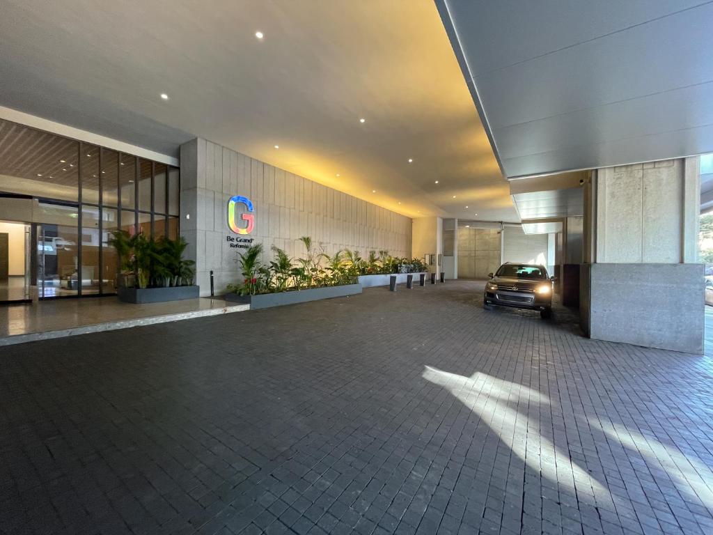Luxury 27th-Floor Condo near Historic Downtown - 3