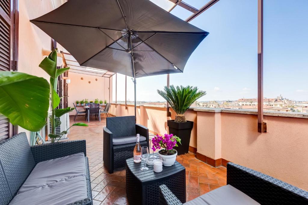 Terrace with a view of Rome - 2