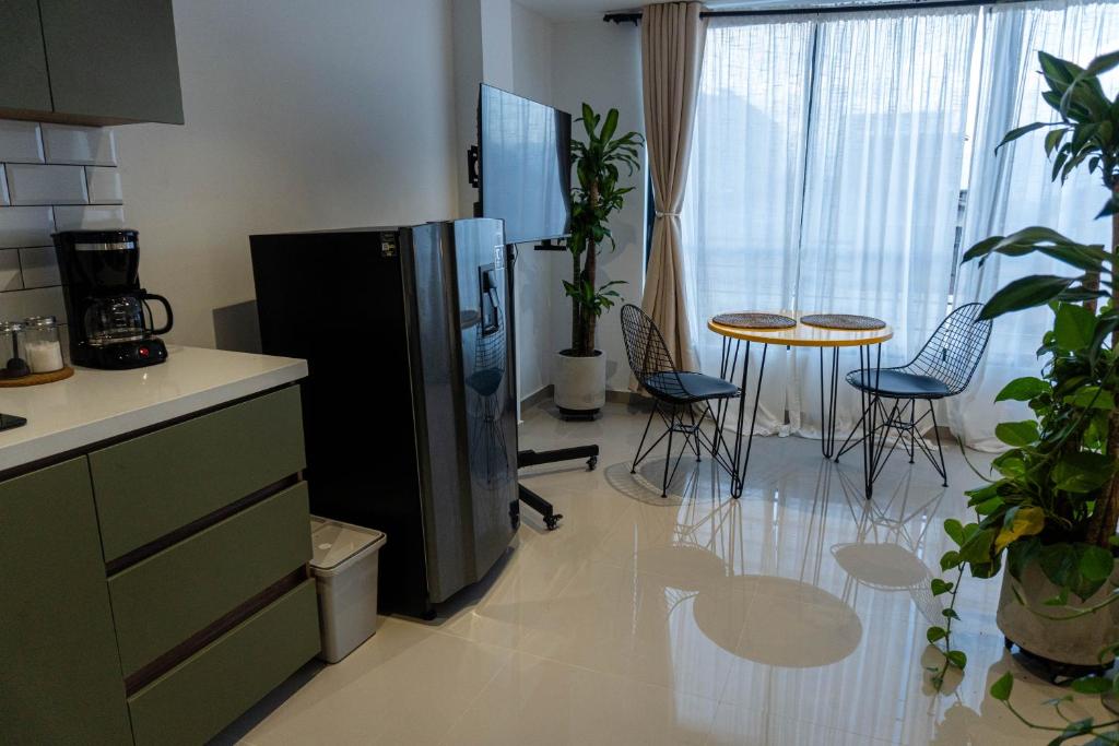 Boho Green Apartment - 3
