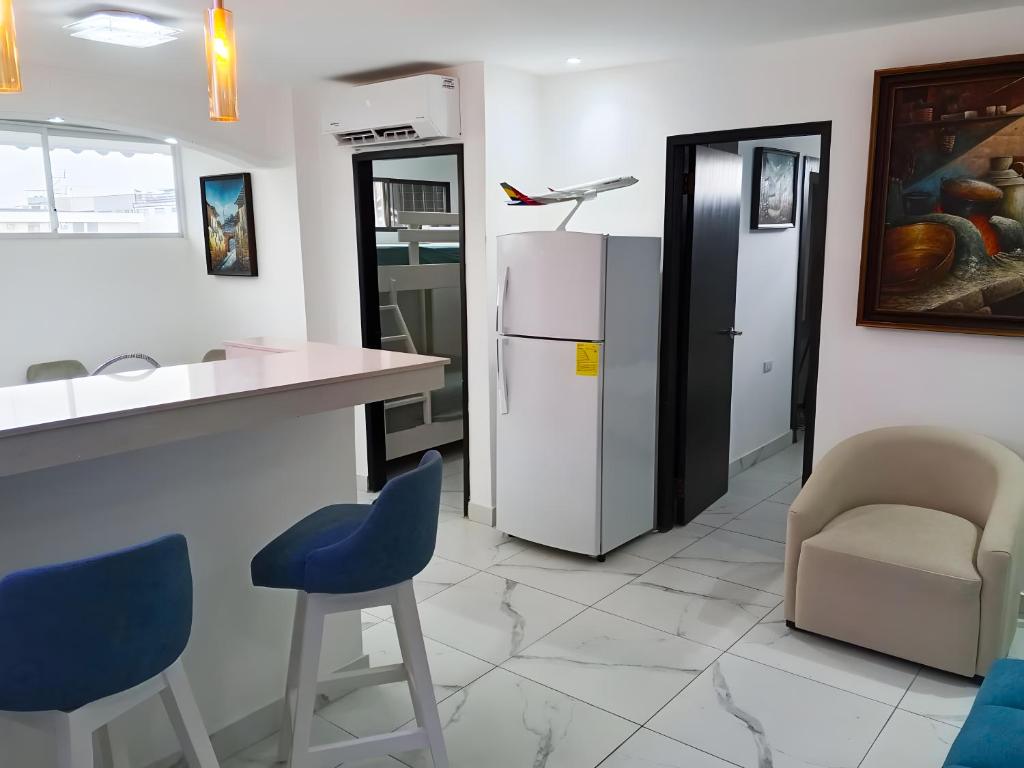 Kennedy Suite acogedora, cerca de la Clínica y Centros Comerciales - Guayaquil - - 3