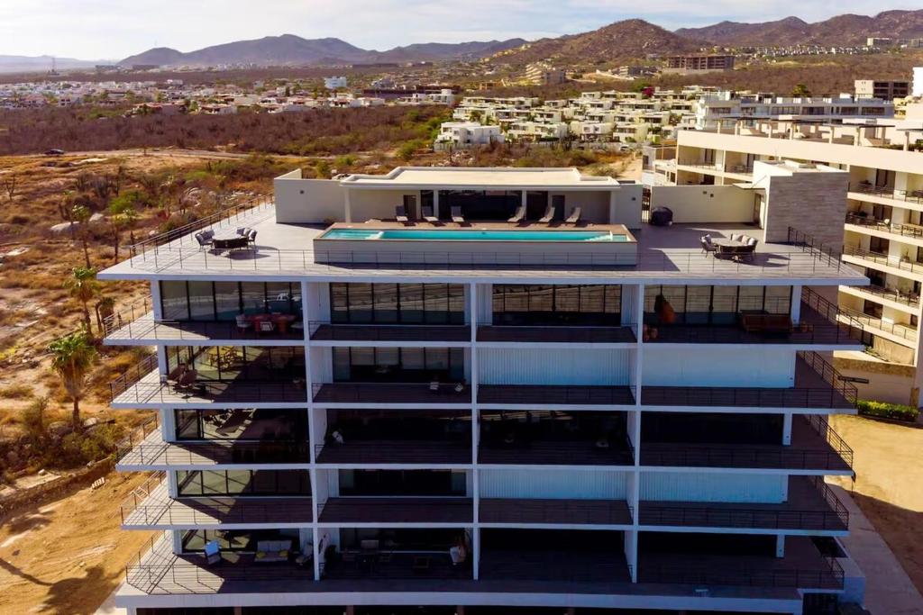 Arch View Luxury Condo with Heated Rooftop Pool and Jacuzzi - 2