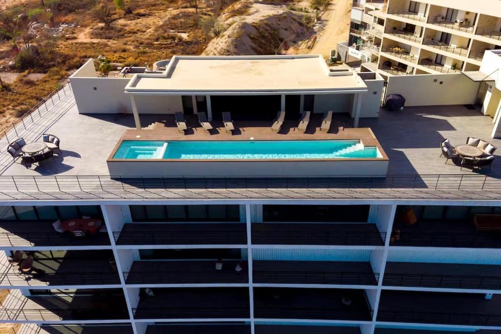 Arch View Luxury Condo with Heated Rooftop Pool and Jacuzzi - 5