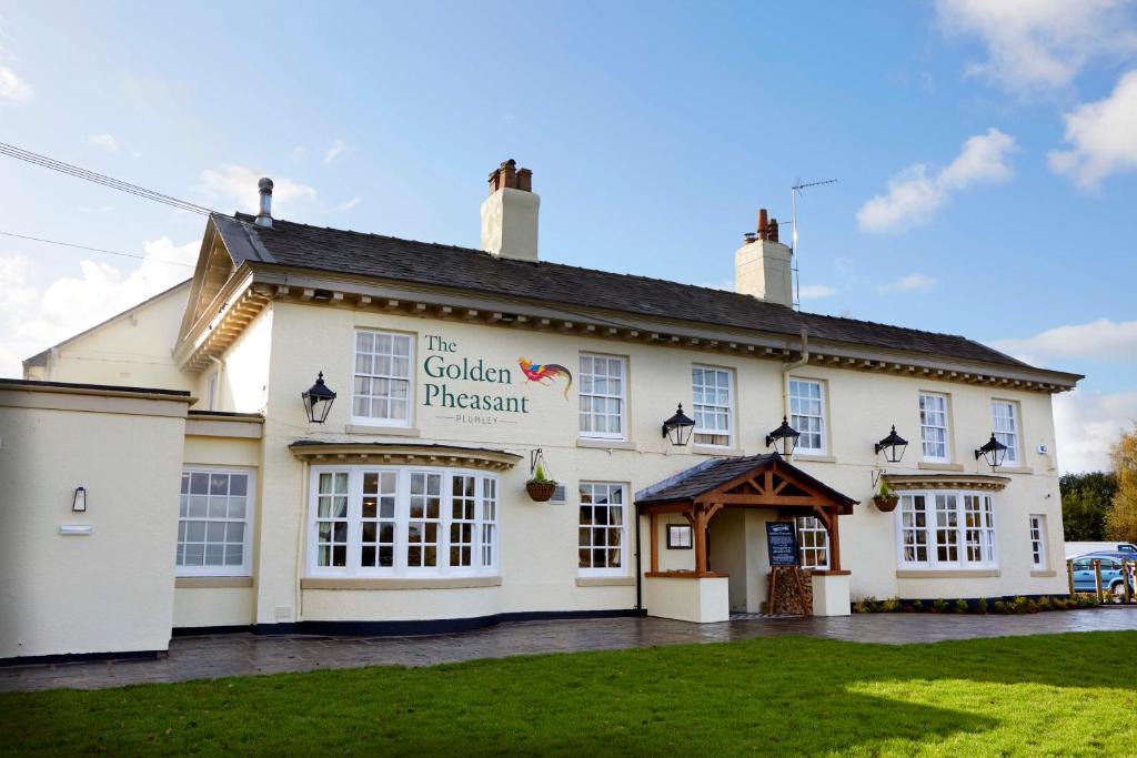The Golden Pheasant — Hotel in Plumley