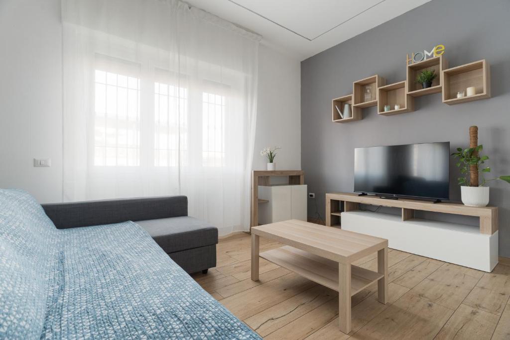 GuestHost - Stylish Apartment Forlanini M4 - 1