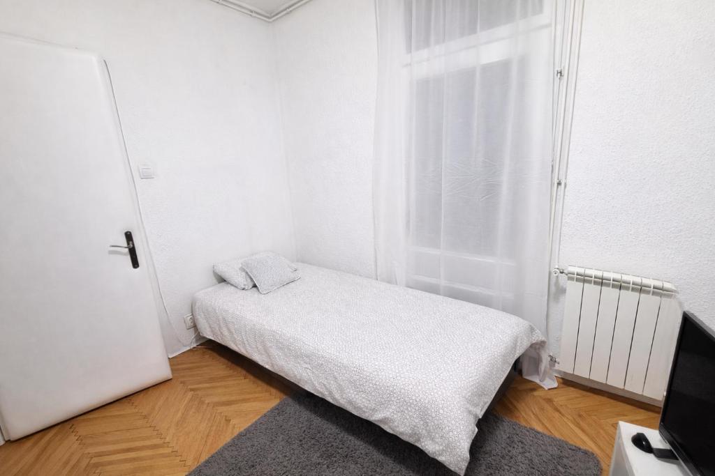 ELEGANT STAY-Boutique Apartment Experience - 3