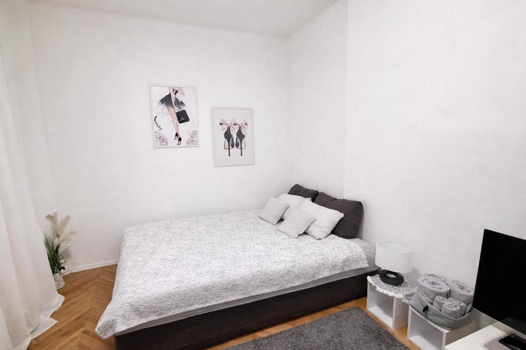 ELEGANT STAY-Boutique Apartment Experience - 5